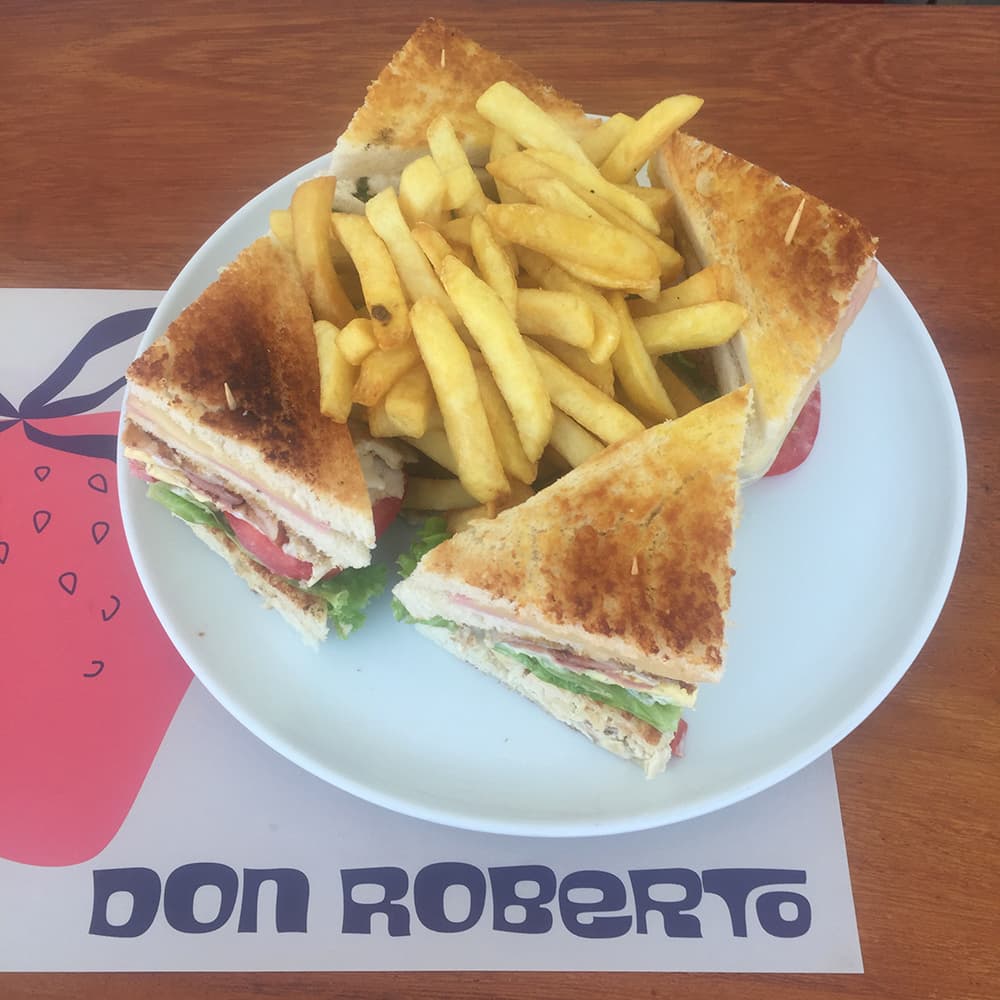 Club Sandwich de Pollo Jr + Bebida 500ml