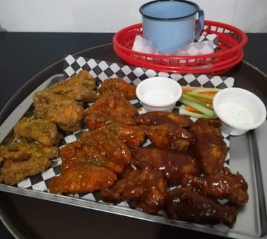 Alitas o Boneless (30 Pz) y papitas a la francesa