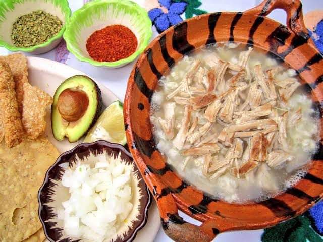 Jueves de pozole de pollo