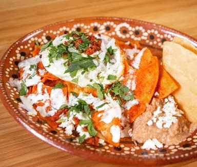 Exg. Chilaquiles Habanero/Huevo/Birría y Bebida.