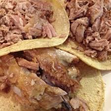 Combo 3 Tacos de Carnitas y Agua Fresca del Dia