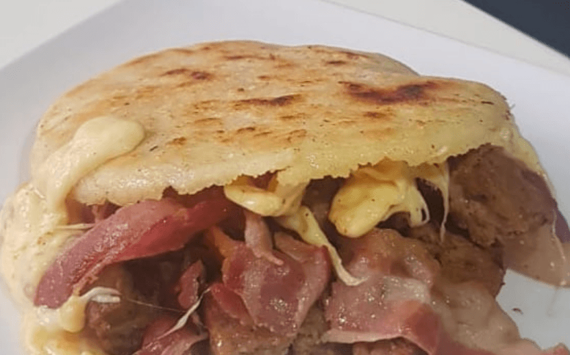 Arepa Tocineta
