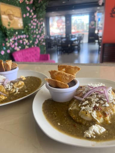 HUEVOS MOLCAJETEADOS