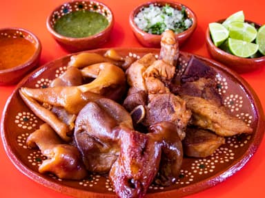 Kilo de carnitas combinado.