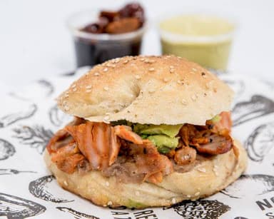 Cemita con Pastor