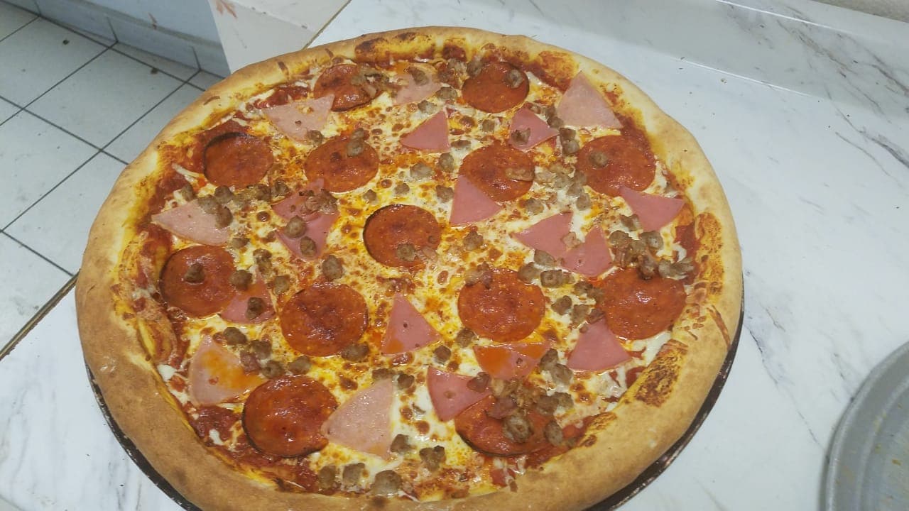 Pizza Carnes Frias