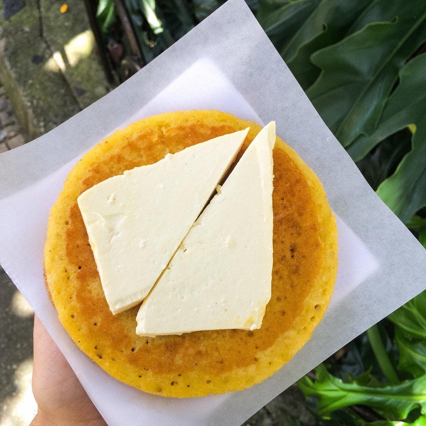 Arepa de chocolo con Huevo