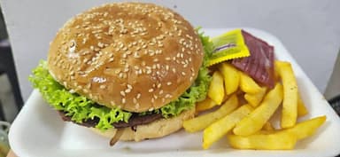 Promo: Hamburguesa Especial con Papas
