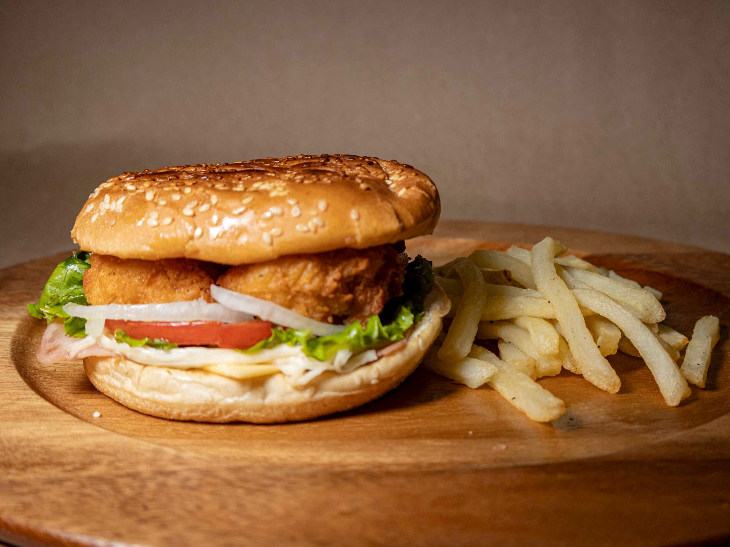 Burger Chicken Con Queso