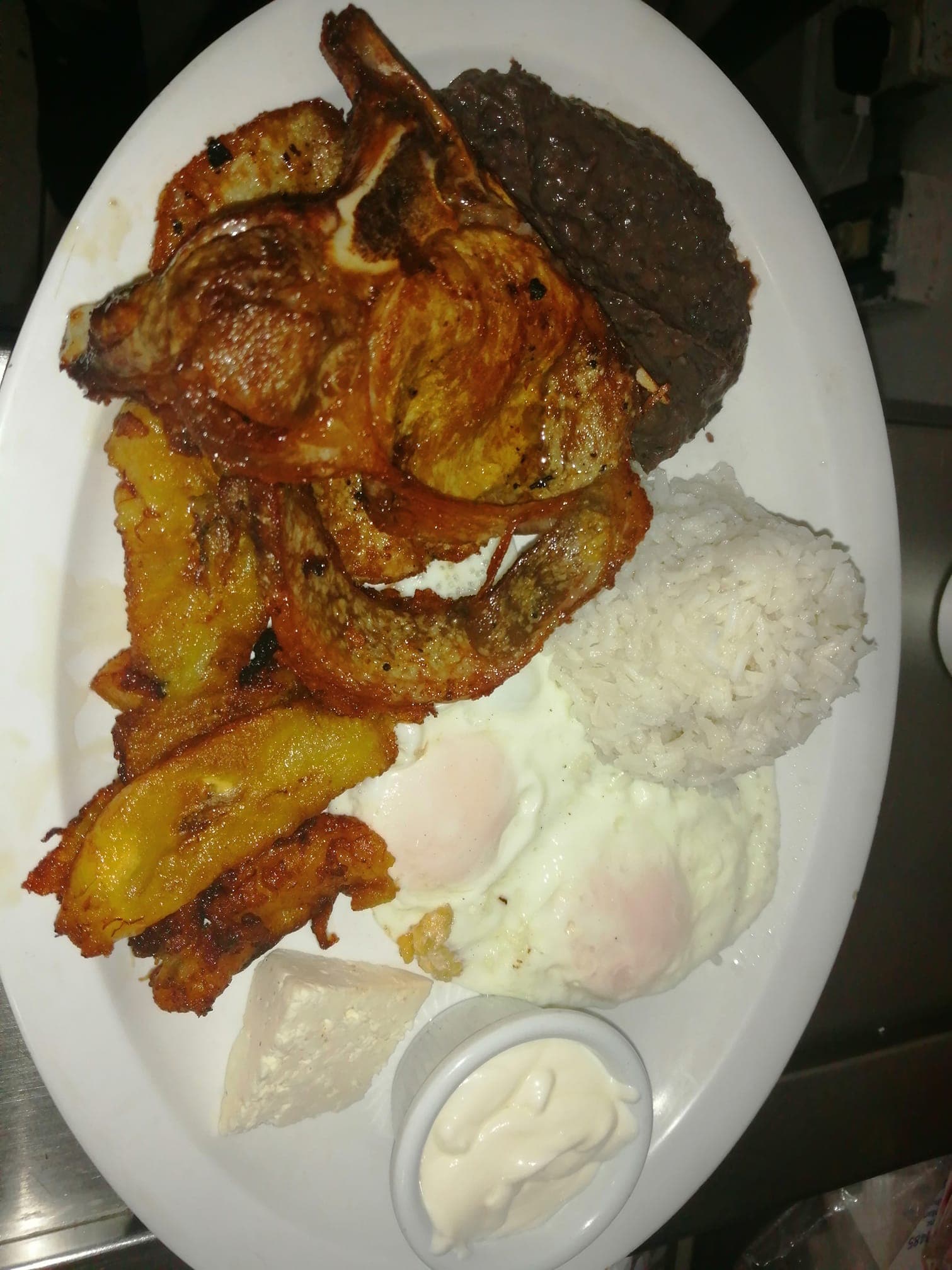 Almuerzo con Chuleta
