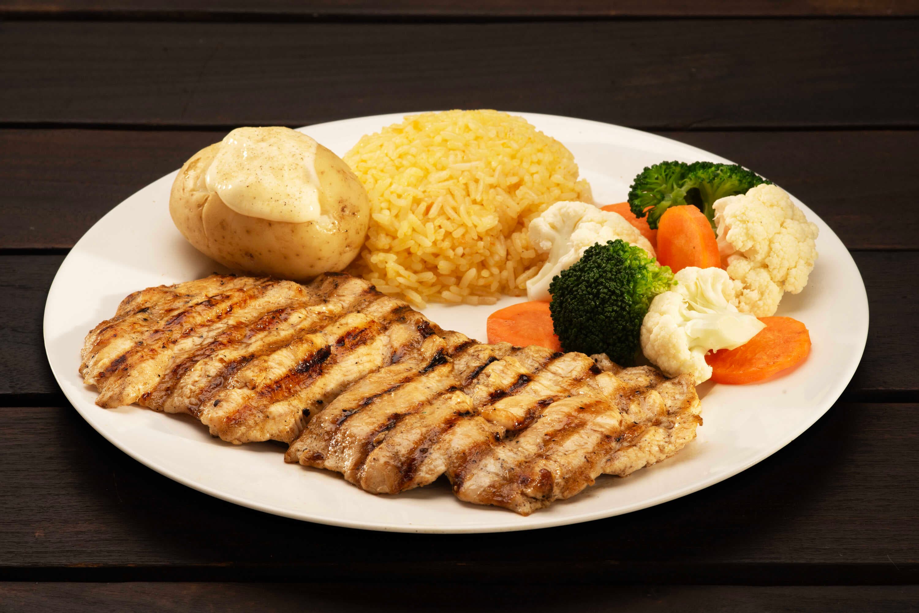 Almuerzo de Res