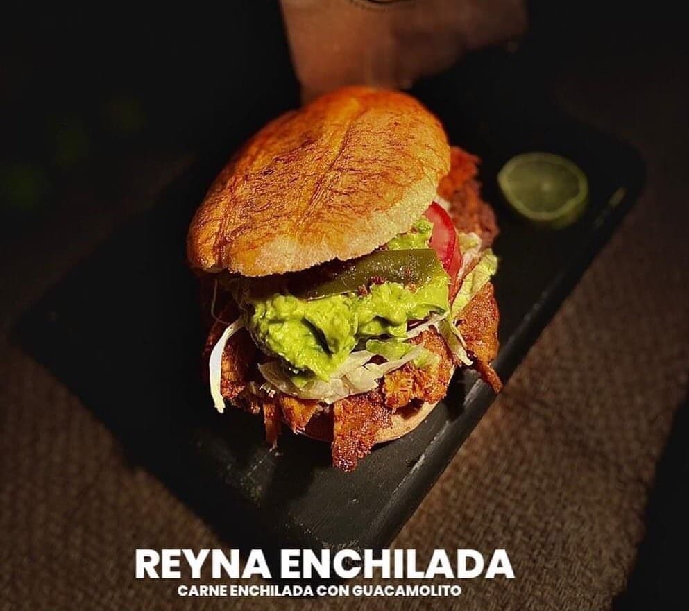 Torta Reyna Enchilada+ Bolsita papas+ Coca Cola
