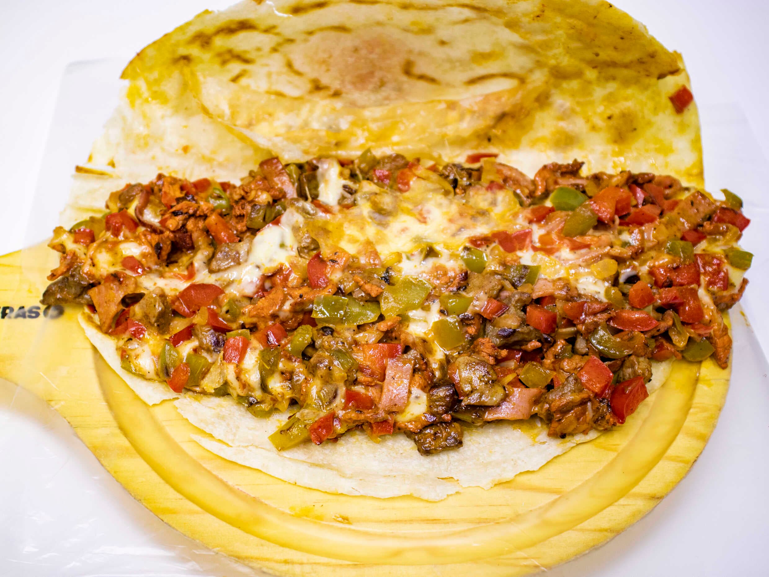 La del patron (mega quesadilla)