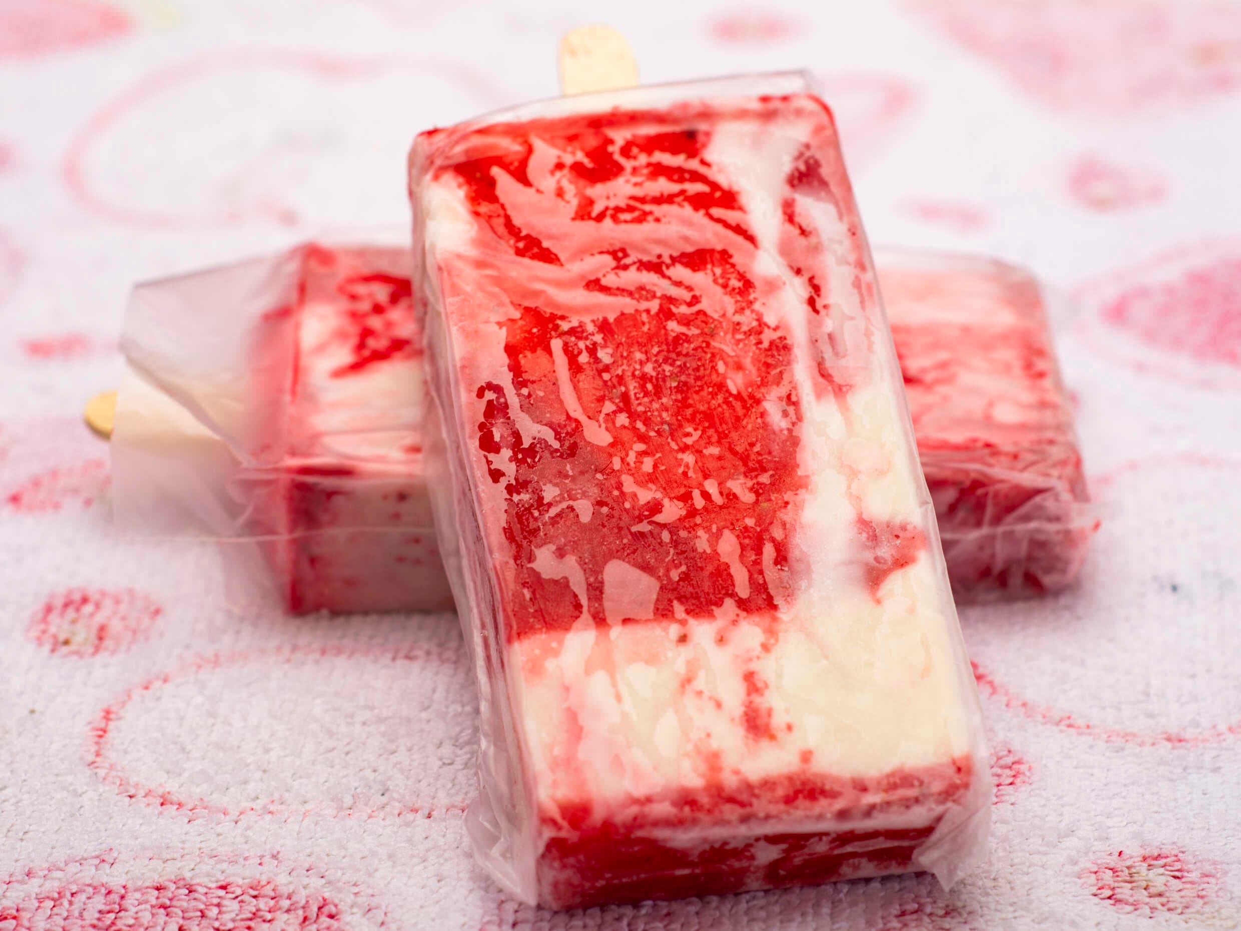 Paleta de Fresa con Crema Base Crema