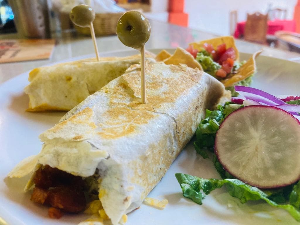 Combo Burrito +sopa del dia +agua del dia