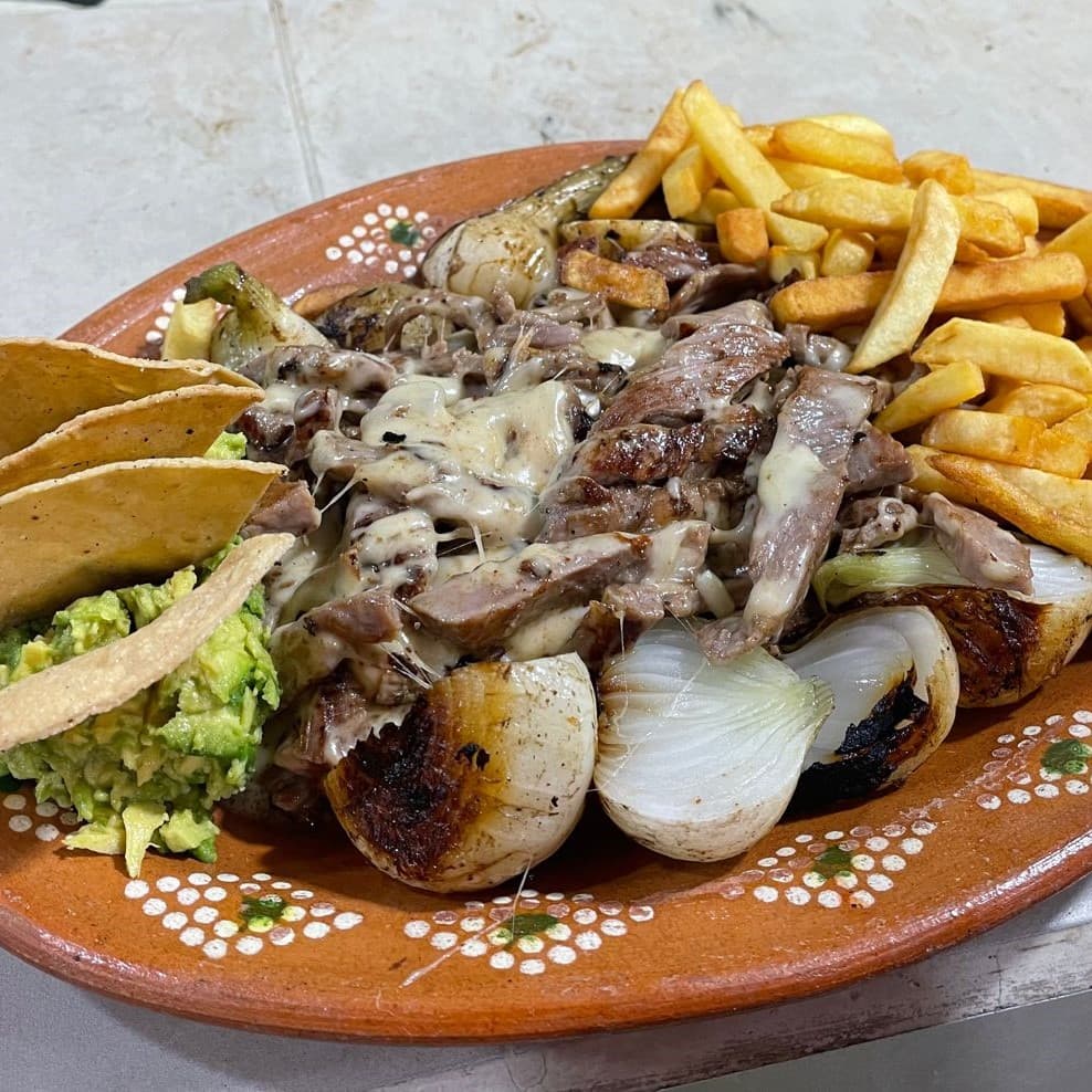 Arrachera al Carbón con Queso