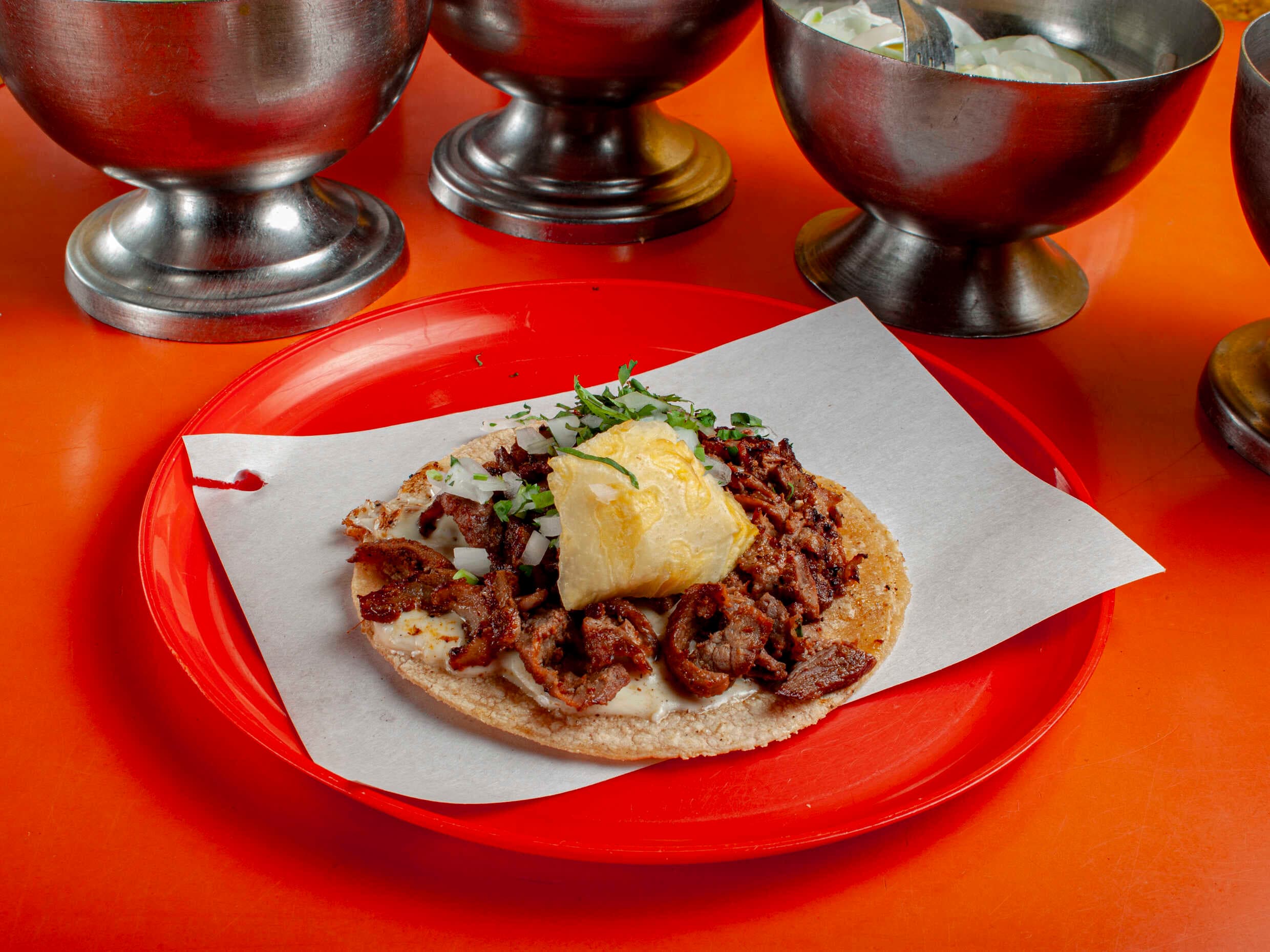 Taco de Pastor con Queso