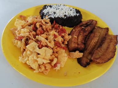 Qué Huevos con Longaniza