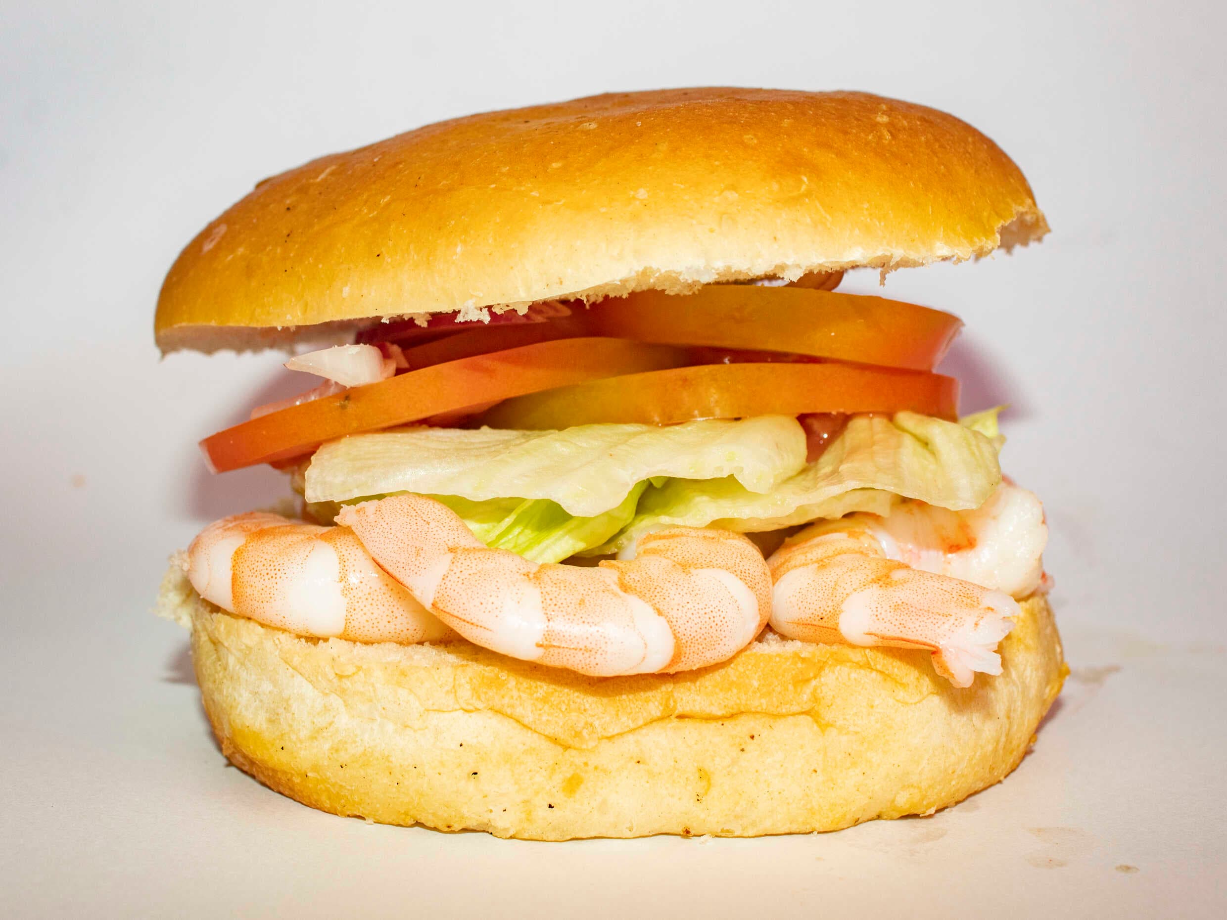 Hamburguesa de Camarón Capeado mas Agua Gratis
