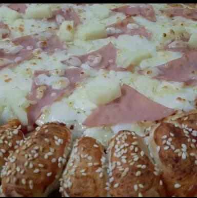 Pizza Hawaiana Mediana Orilla de Queso