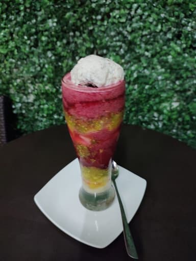 Salpicón con Helado Especial