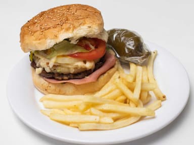 Hamburguesa Hawaiana con Papas a la Francesa