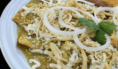 Chilaquiles con Pollo o Bistec