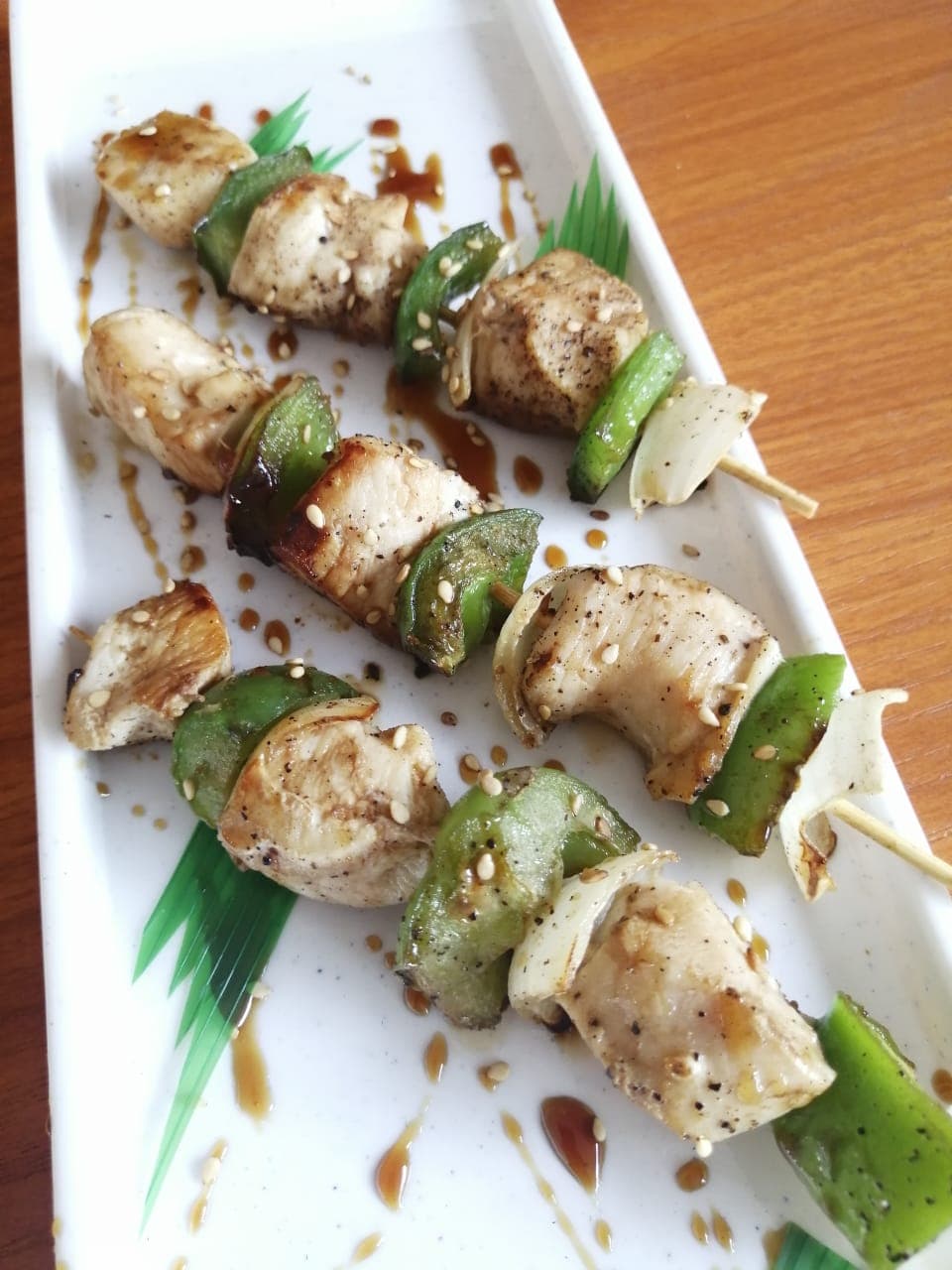 Kushiague (brochetas) Camarón, pollo y res.