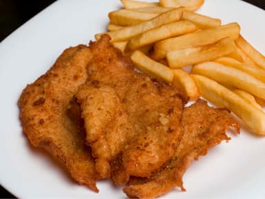 Pechuga Pollo Empanizada con Papas a La Francesa