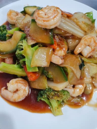 Chop Suey Con Camarones, Jamón y Verduras