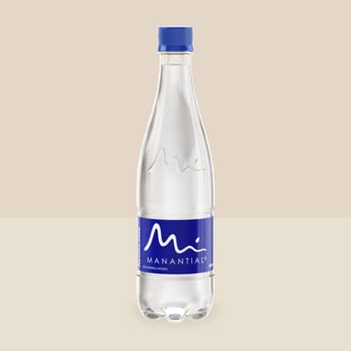 Botella con Agua 600 ml