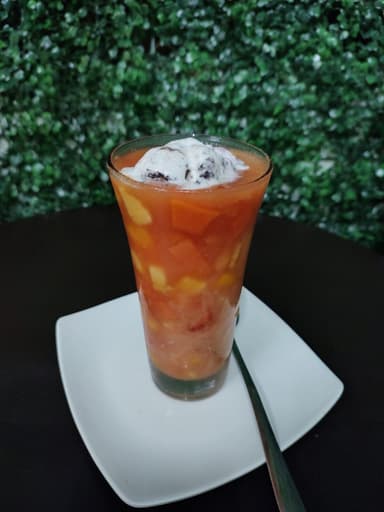 Salpicón con Helado Sencillo