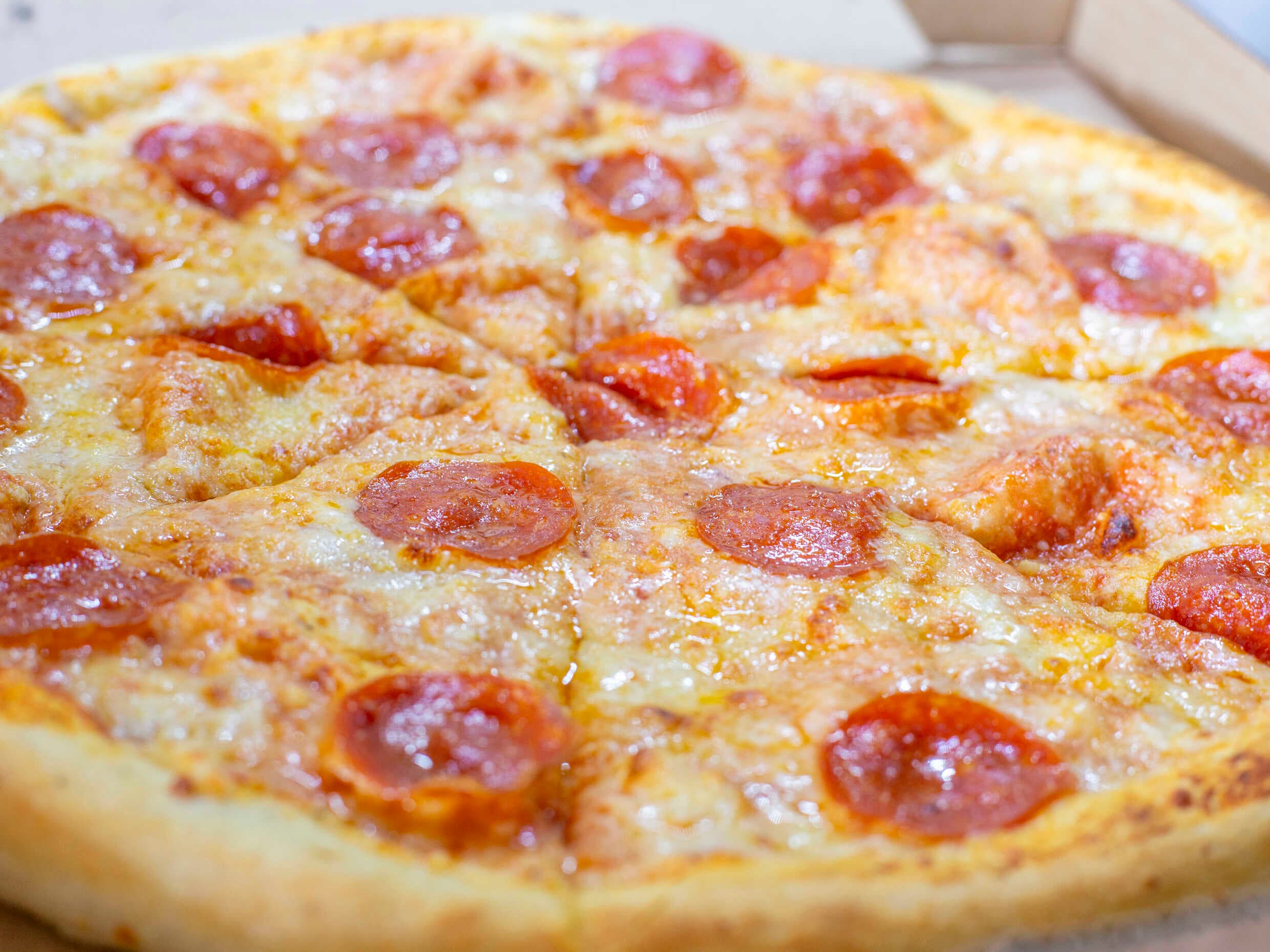 Pizza peperoni chica