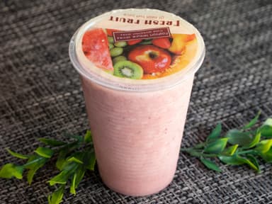 Jugo de Fresa con Leche Tamaño Grande 16 Oz