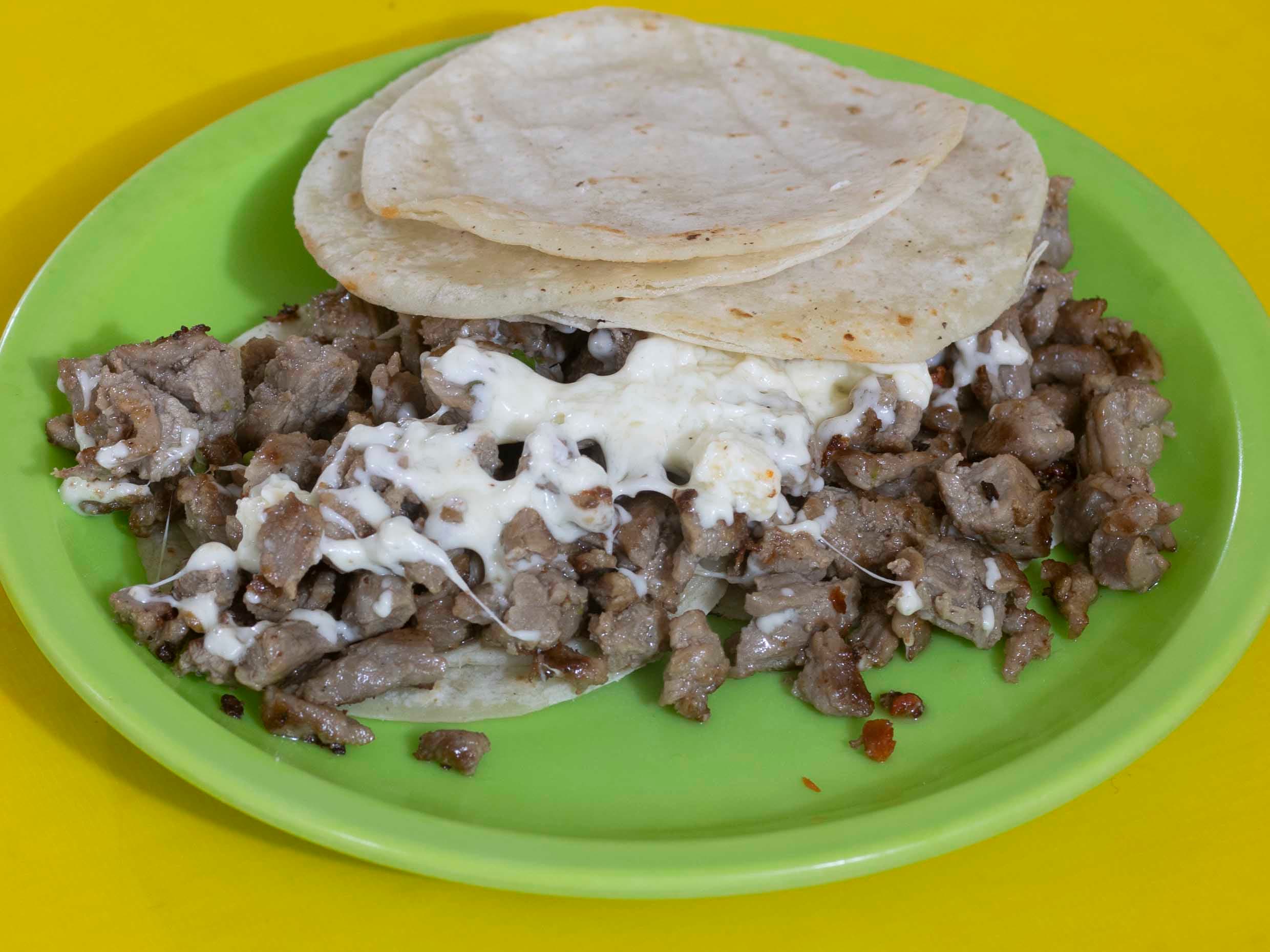 Taco De Fajita con queso