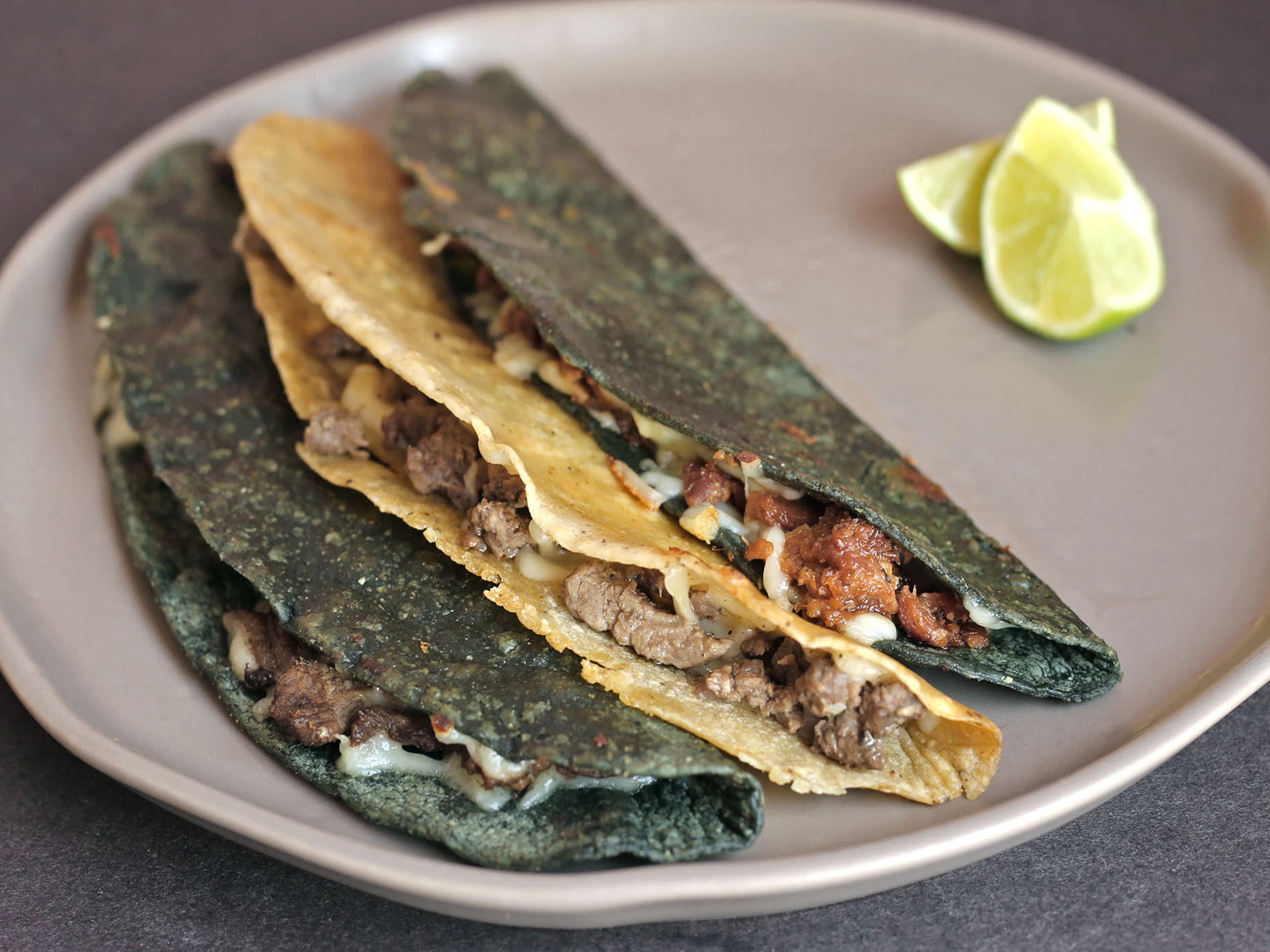 Quesadilla sencilla de mole