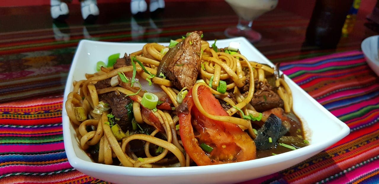 Tallarín Saltado con Lomito