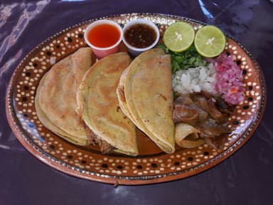 Taco Dorado de Barbacoa