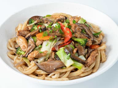 Yakiudón con Cerdo