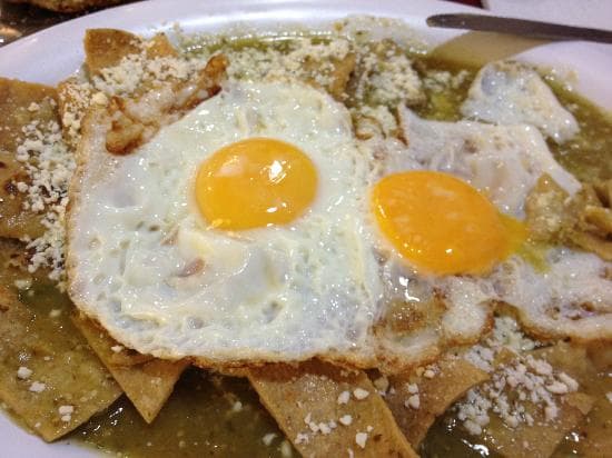 Chilaquiles con Huevo