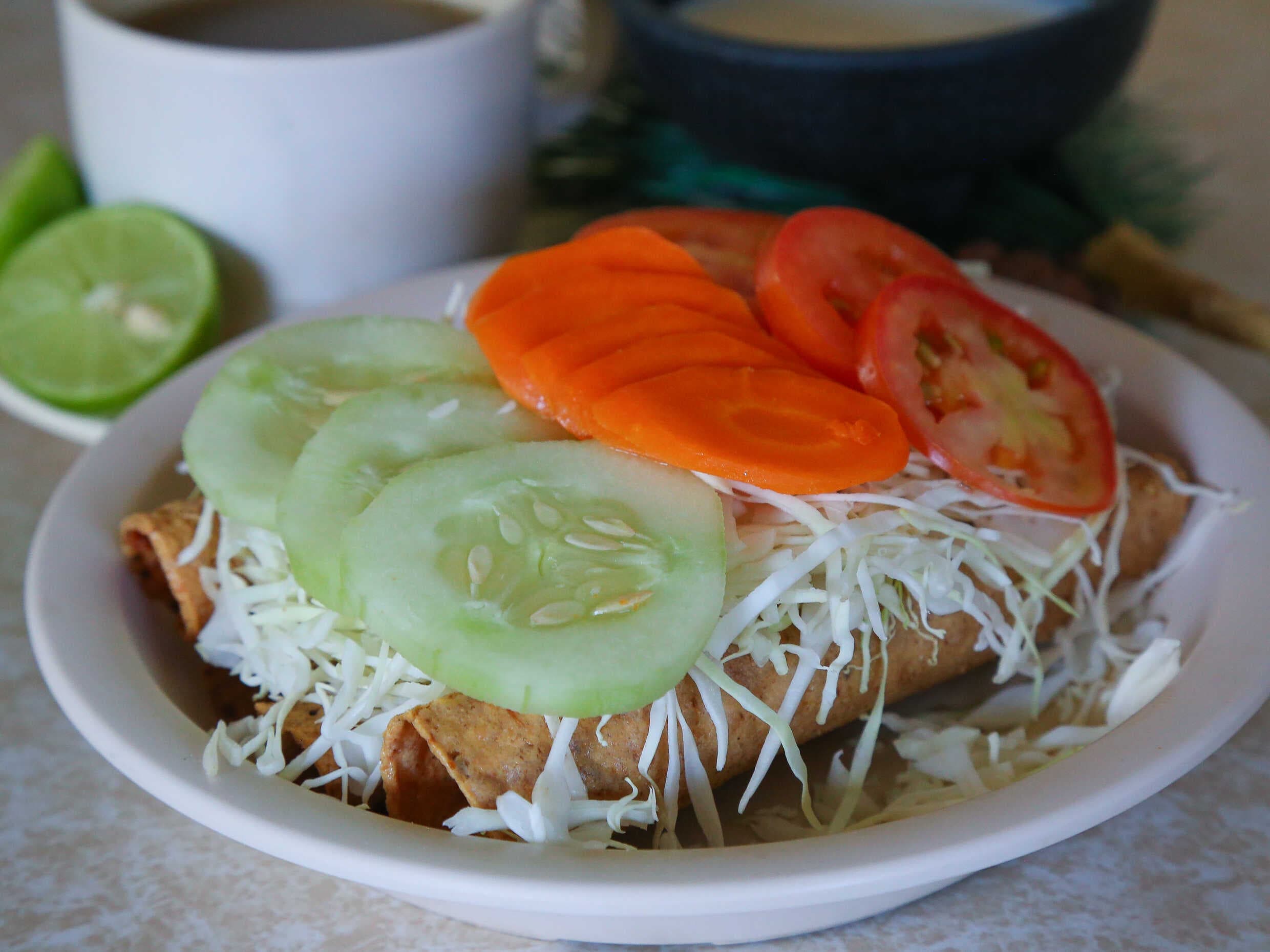 Tacos Dorados (flautas de pollo) por pieza