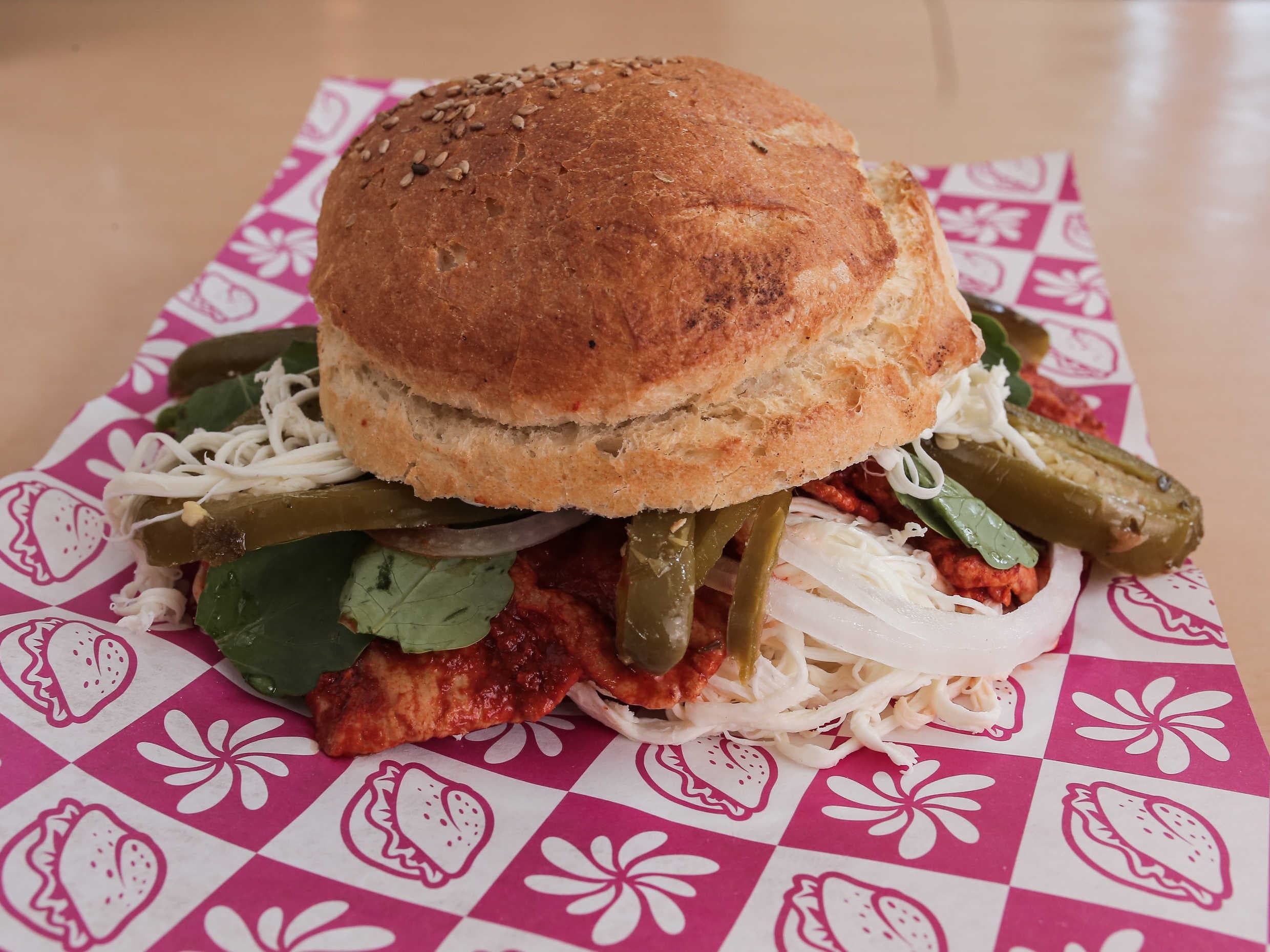 Cemita de Carne Enchilada