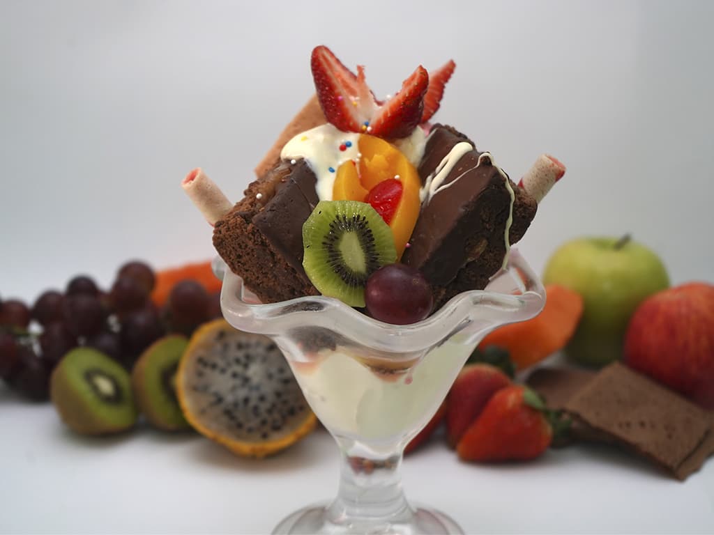Brownie con helado.