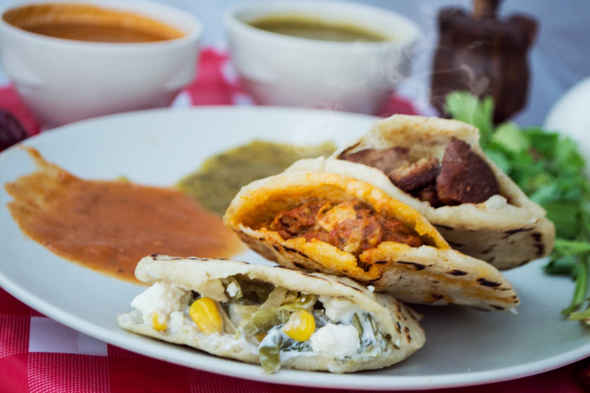 Gordita de Rajas con Queso *