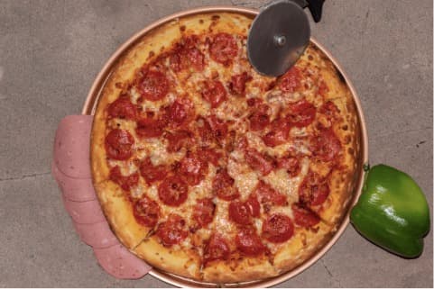 Pizza de Muchisimo Pepperoni!