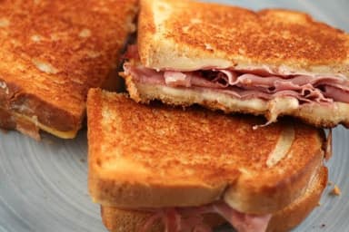 Combo- Sándwich + Chocomilk