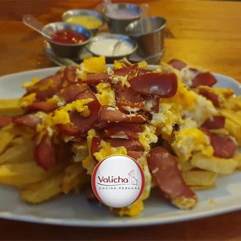 Salchipapas a la Valicha