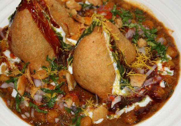 Samosa Chaat + 2 Salsa Chutney