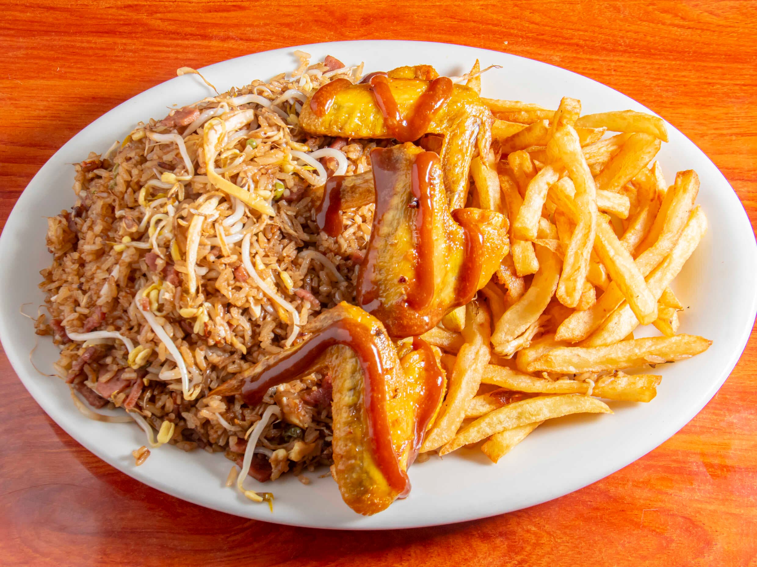 Chau Fan con 5 Alitas BBQ