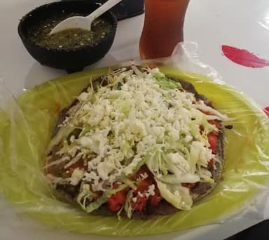 2 Sopes + 1 Tacos Dorados papa chorizo